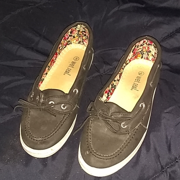 Wet Seal Shoes - Wet Seal loafers